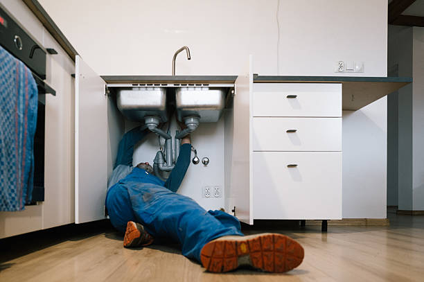 Professional Emergency Plumber technician working in Stone Creek, OH